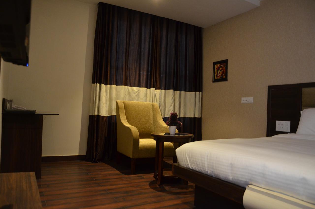 Hotel Fortune Blue Sikar Exterior foto