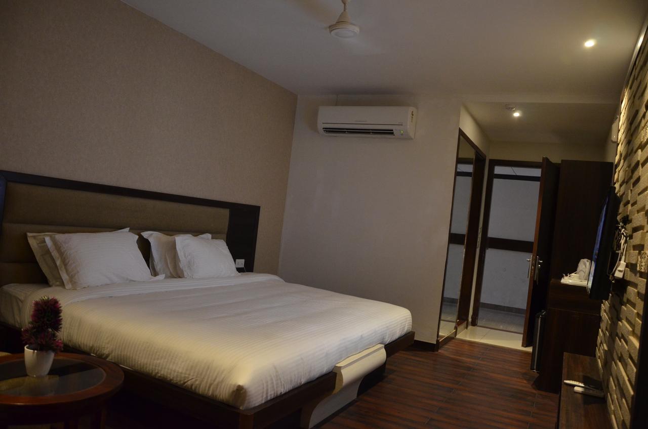 Hotel Fortune Blue Sikar Exterior foto
